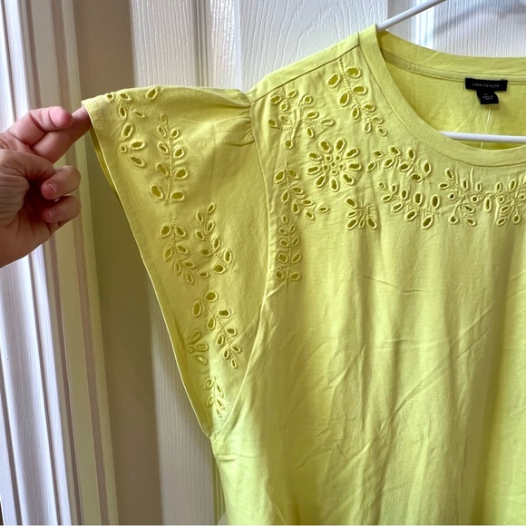⭐️ NWT Ann Taylor Eyelet Cap Sleeve Tee Scoop Neck Size XL - Picture 2 of 14